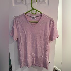 CALVIN KLEIN PINK V NECK MENS TEE SIZE MEDIUM